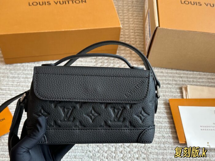 Louis Vuitton Steamer Black Leather Versatile Men'S Bag - Image 9