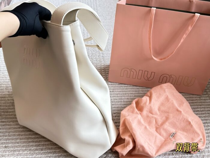 Miu Miu Tote Runway-Inspired Leather Tote With Dual Straps For Effortless Style - Image 3