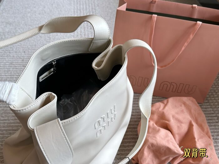 Miu Miu Tote Runway-Inspired Leather Tote With Dual Straps For Effortless Style - Image 7