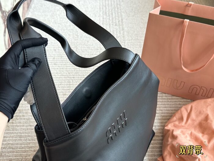 Miu Miu Tote Runway-Inspired Leather Tote With Dual Straps And Generous Capacity - Image 4