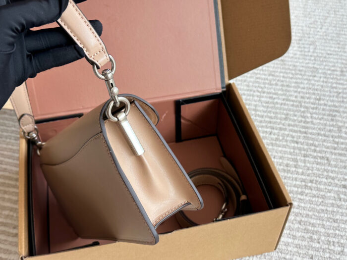 Coach Tabby Replica Cowhide Handbag/Crossbody Bag New Colourway Heavy-Duty Hardware Dual Carry Options Includes Pearl Chain Generous Capacity - Image 4
