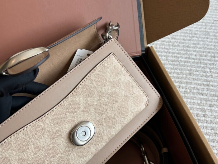 Coach Tabby Replica Cowhide Handbag/Crossbody Bag New Colourway Heavy-Duty Hardware Dual Carry Options Includes Pearl Chain Generous Capacity - Image 8