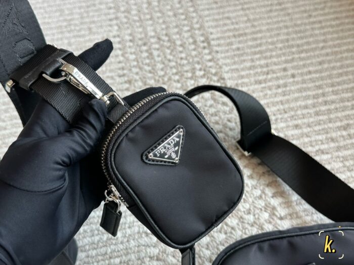 Prada New Camera Bag Minimalist Texture Large Capacity, Portable Imported Nylon, Wear-Resistant - Image 4