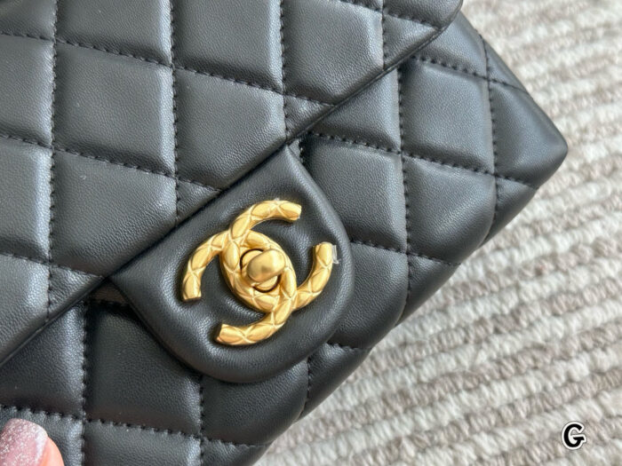 Chanel Square Flap Handbag In Calfskin Leather With Exquisite Handle Design - Image 3