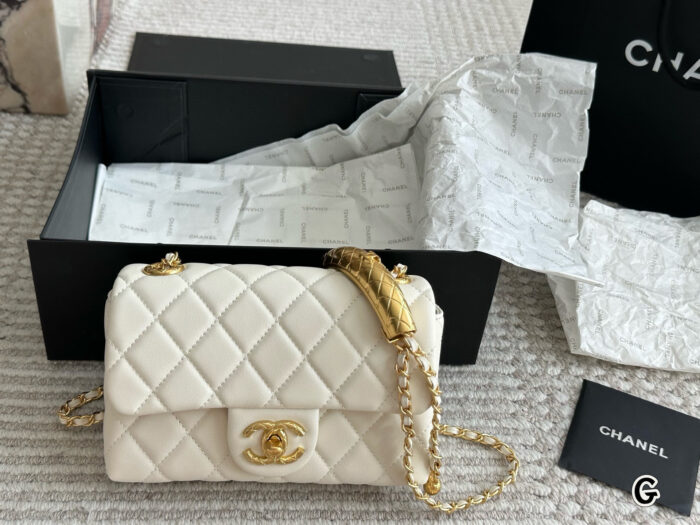 Chanel Square Flap Handbag In Calfskin Leather With Exquisite Handle Design - Image 11