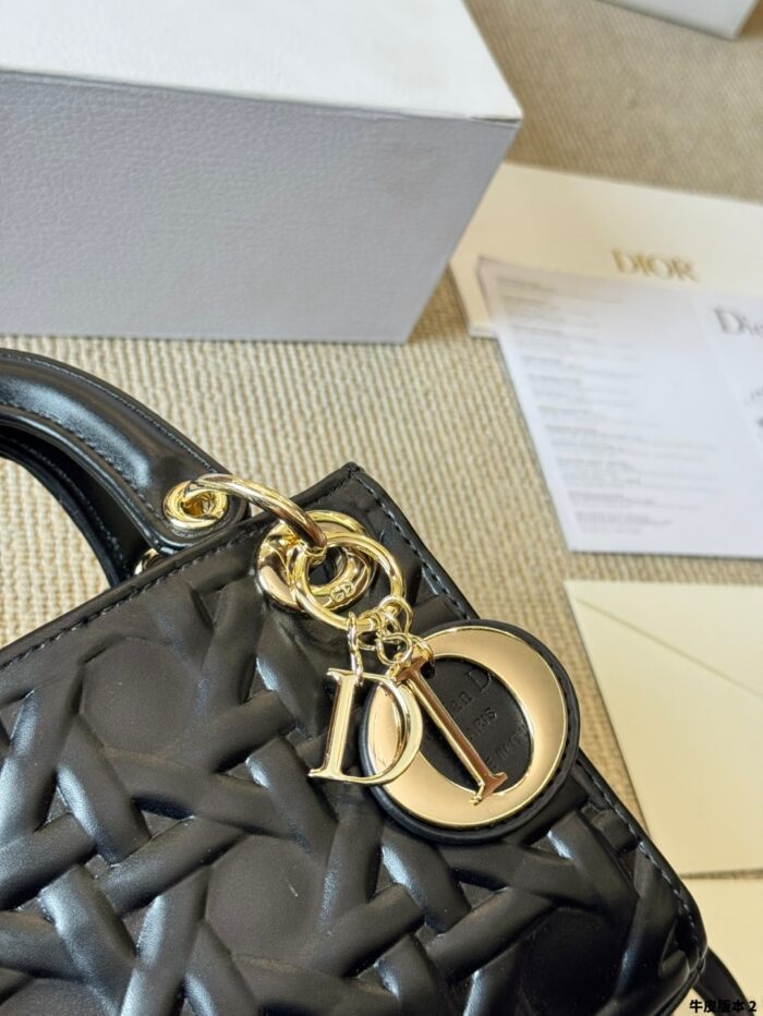 Dior Lady Lambskin Handbag Exquisite Lady-Like Style Stunning Hardware Adjustable Shoulder Strap - Image 6