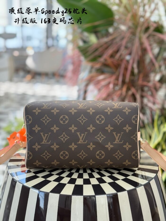 Louis Vuitton Speedy 25 Classic Monogram Adjustable Strap Practical Handbag/Shoulder Bag - Image 6