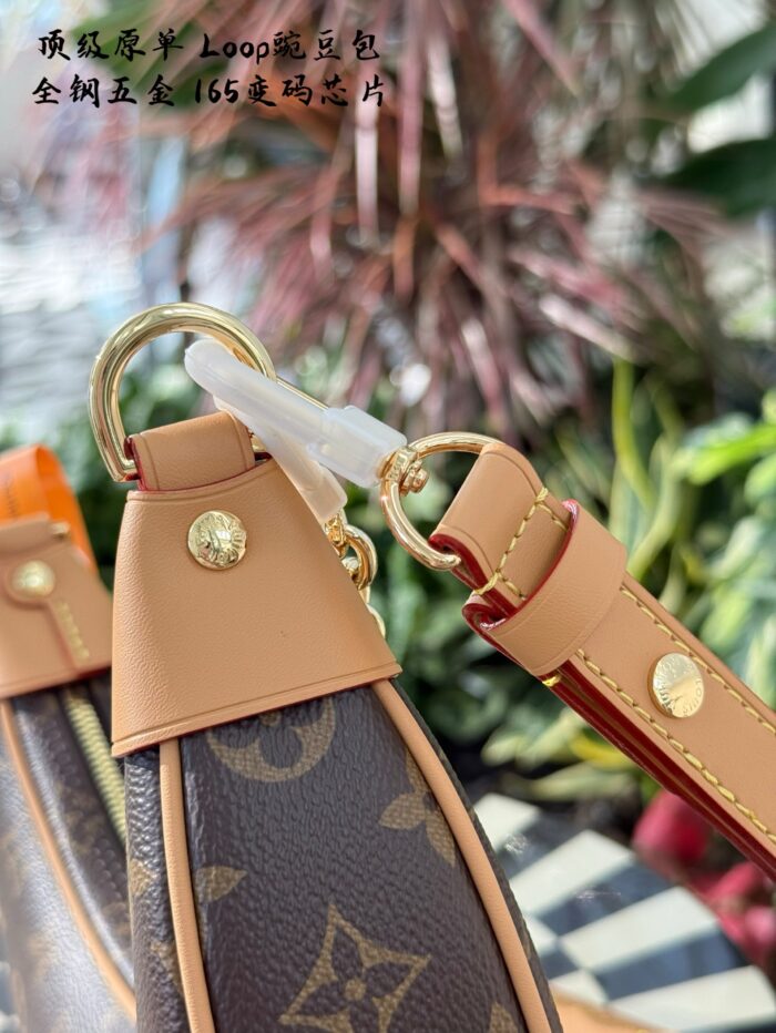 Louis Vuitton Loop Moon Bag Vintage J-Pattern Adjustable Strap Multi-Wear Large Capacity Versatile - Image 7