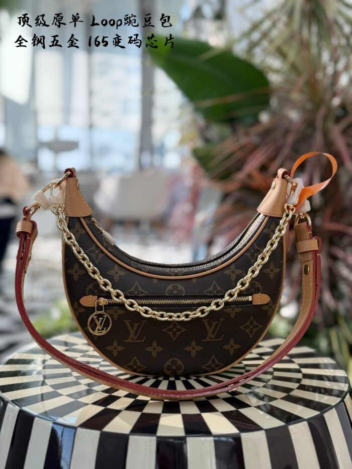 Louis Vuitton Loop Moon Bag Vintage J-Pattern Adjustable Strap Multi-Wear Large Capacity Versatile - Image 8