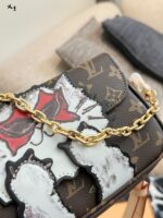 Louis Vuitton Grace Cat Collection Ivy Cat Underarm Chain Crossbody Bag - Image 7