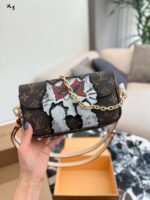 Louis Vuitton Grace Cat Collection Ivy Cat Underarm Chain Crossbody Bag - Image 9