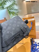 Louis Vuitton Steamer Series Black Floral Men'S Messenger Bag Leather Shoulder Strap With Chain Matte Black Hardware Dual-Layer Compartment - Image 3