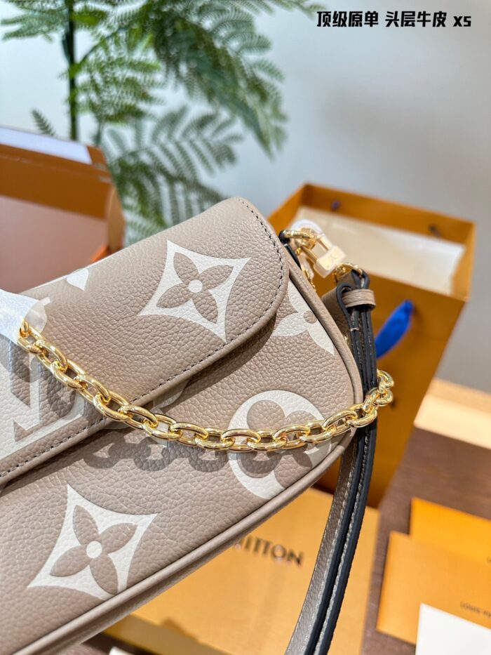 Louis Vuitton Ivy Mahjong Bag Full-Grain Cowhide Leather Chain-Strap Underarm Crossbody Versatile Style Transformations - Image 7