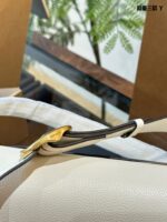 Coach Tabby Dionysus Bag: Minimalist, Sophisticated, Lightweight, Versatile - Image 8