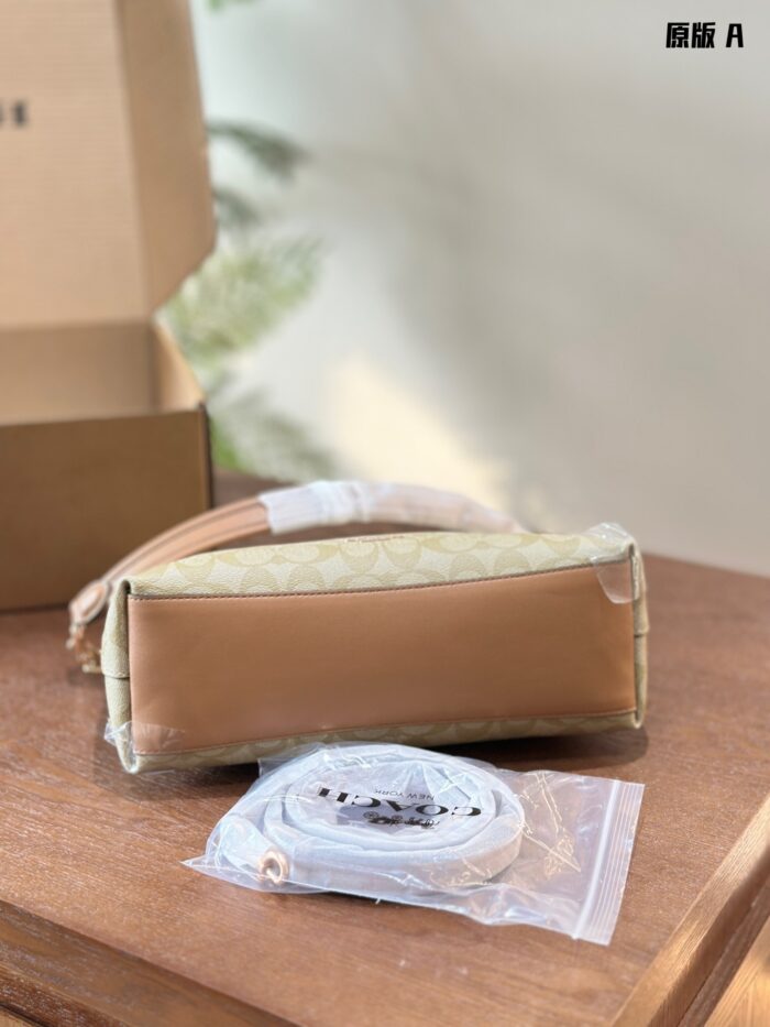 Coach Laurel Series Latte-Coloured Shoulder Bag Spacious Yet Lightweight Includes Accessories Packaged In Aeroplane-Shaped Box - Image 5