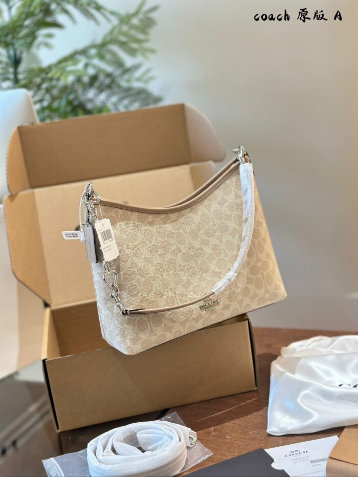 Coach Wanderlust Bag | Soft Colour Palette | Effortless Vibe | Autumn/Winter Ootd - Image 2