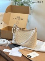 Coach Wanderlust Bag | Soft Colour Palette | Effortless Vibe | Autumn/Winter Ootd - Image 8