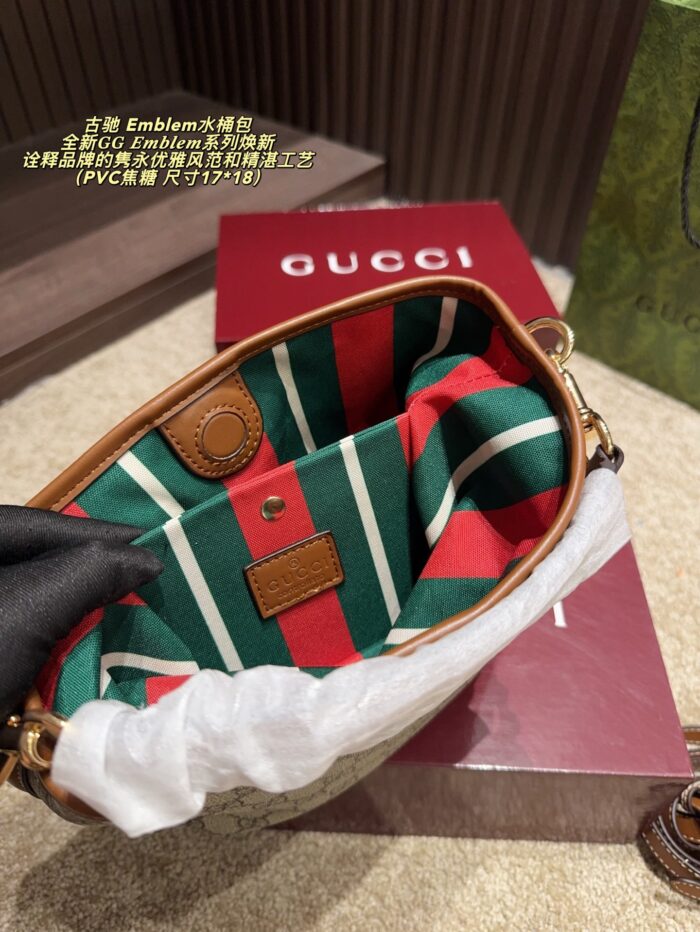 Gucci Emblem Gg-Pattern Coated Fabric Bucket Bag With Leather-Trimmed Webbing Lining - Image 6