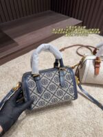Tory Burch Boston Pillow Bag Retro Pattern Navy Blue Logo Fine-Grained Leather Wide Shoulder Strap Handheld Or Crossbody Generous Capacity - Image 3
