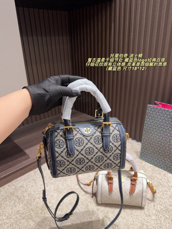 Tory Burch Boston Pillow Bag Retro Pattern Navy Blue Logo Fine-Grained Leather Wide Shoulder Strap Handheld Or Crossbody Generous Capacity - Image 8