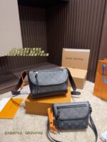 Louis Vuitton Pulse Black Knight Messenger Bag Magnetic Closure Commuter-Friendly Adjustable Shoulder Strap
