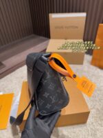 Louis Vuitton Pulse Black Knight Messenger Bag Magnetic Closure Commuter-Friendly Adjustable Shoulder Strap - Image 4