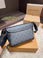 Louis Vuitton Pulse Black Knight Messenger Bag Magnetic Closure Commuter-Friendly Adjustable Shoulder Strap - Image 9
