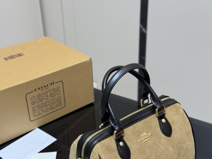 Coach Boston Pillow Bag Classic Entry-Level Luxury Piece - Image 3