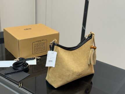 Coach Laurel Hobo Bag Dual-Strap Versatility Zipped Side Pocket