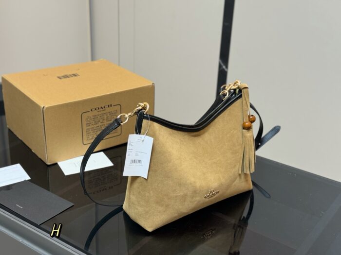 Coach Laurel Hobo Bag Dual-Strap Versatility Zipped Side Pocket - Image 6