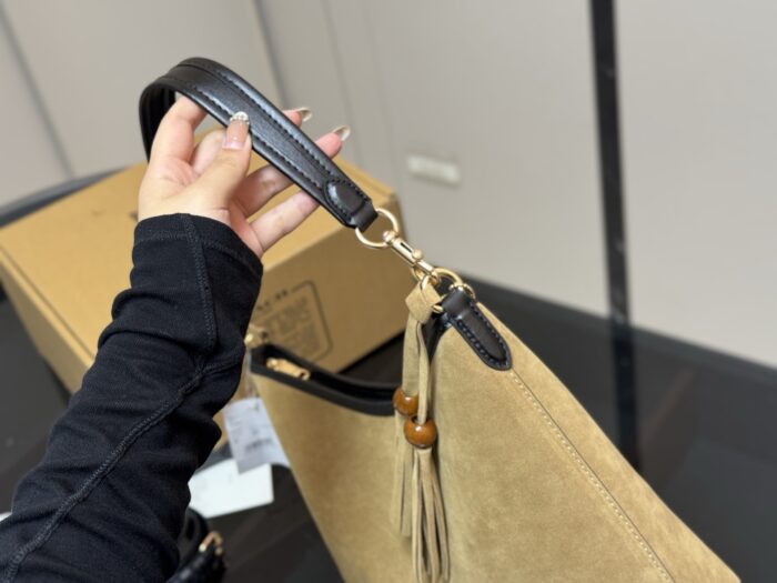 Coach Laurel Hobo Bag Dual-Strap Versatility Zipped Side Pocket - Image 7