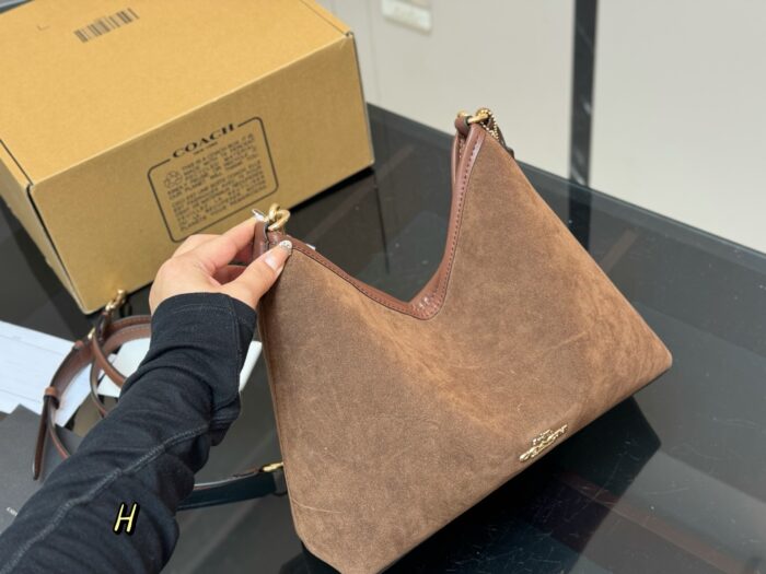 Coach Laurel Series Hobo Bag Dual Shoulder Straps For Versatile Carrying Built-In Zipped Side Pocket - Image 2