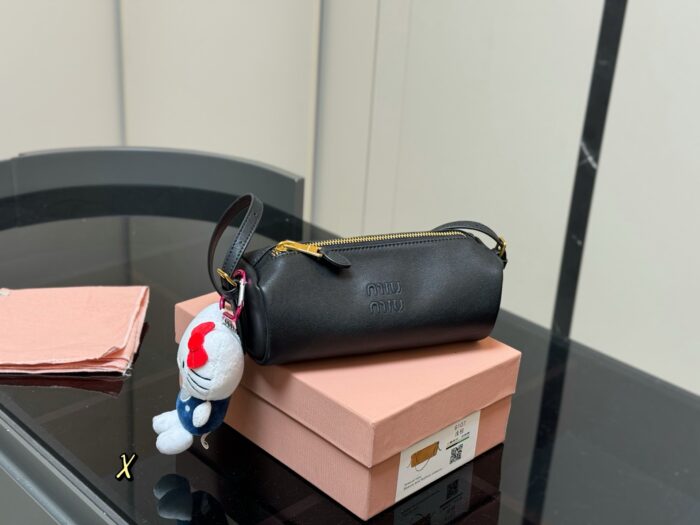 Miu Miu Suede Pencil Case Silky-Soft Texture Colours Straight From A K-Drama Heroine'S Wardrobe - Image 10