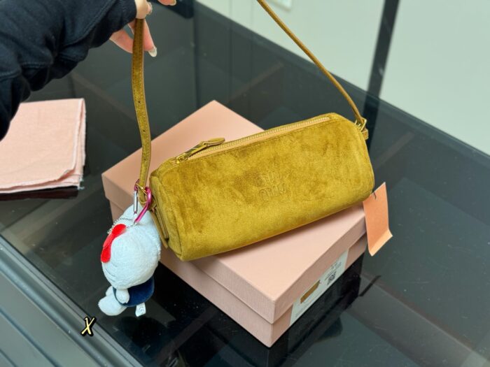 Miu Miu Suede Pencil Case Bag Soft And Supple Texture Korean Drama Heroine Style - Image 2