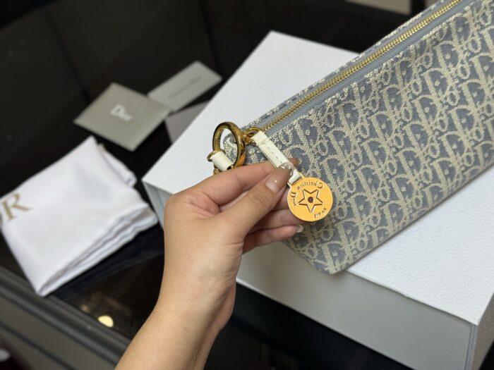 Dior Bento Bag Classic, Premium Quality Versatile For Both Sweet And Salty Looks - Image 3