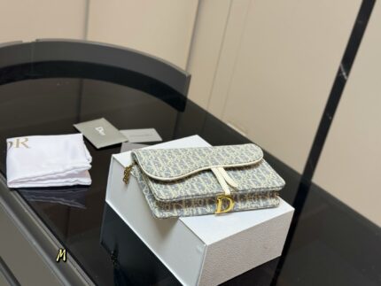 Dior Vintage Monogram Chain Bag Woc - Retro And Exquisite, Can Be Carried As A Clutch Or Crossbody