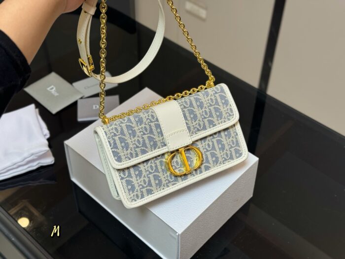 Dior Montagne 30 Vintage Print Shoulder Bag - Suitable For All Seasons - Image 2