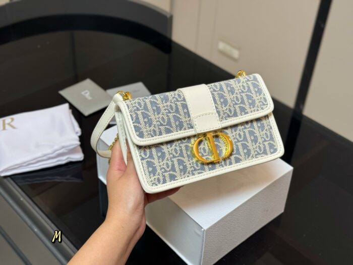 Dior Montagne 30 Vintage Print Shoulder Bag - Suitable For All Seasons - Image 5