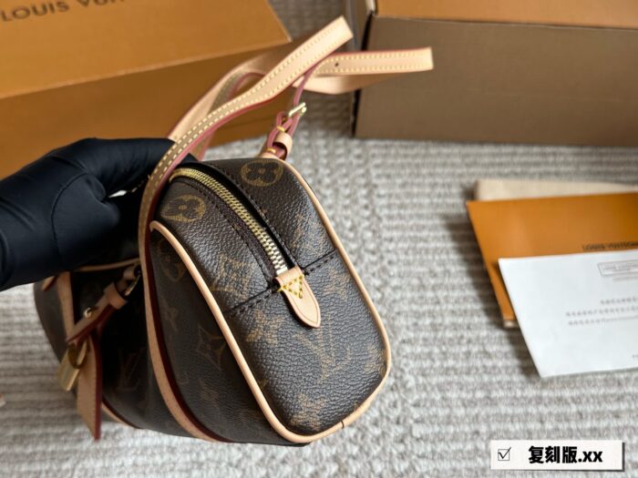 Louis Vuitton Hangon Bowling Bag Monogram Large Capacity - Image 3