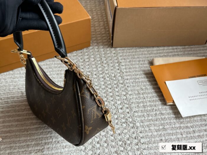 Louis Vuitton Catchy Little Darling Underarm Shoulder Crossbody Handbag Vegetable-Tanned Leather Shoulder Strap Generous Capacity Complete Gift Box Packaging - Image 3