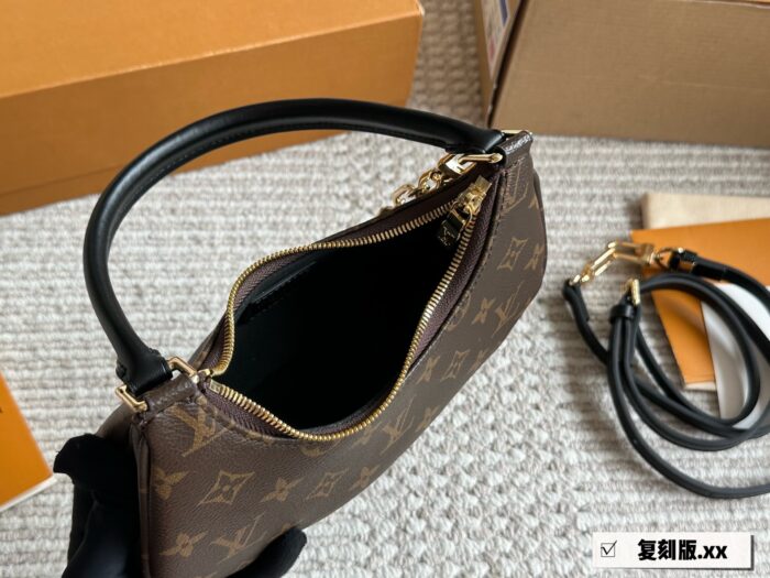 Louis Vuitton Catchy Little Darling Underarm Shoulder Crossbody Handbag Vegetable-Tanned Leather Shoulder Strap Generous Capacity Complete Gift Box Packaging - Image 9