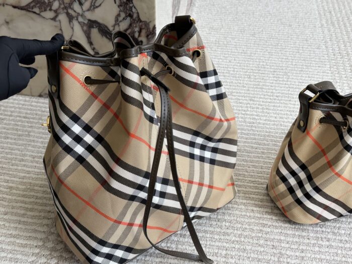 Burberry Women'S Check Bucket Bag Genuine Leather And Canvas Ultra-Lightweight And Practical Exquisite Craftsmanship - Image 2