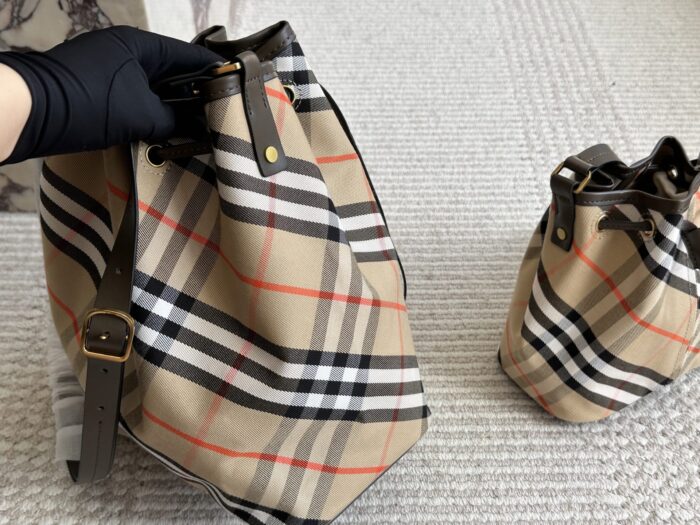 Burberry Women'S Check Bucket Bag Genuine Leather And Canvas Ultra-Lightweight And Practical Exquisite Craftsmanship - Image 5