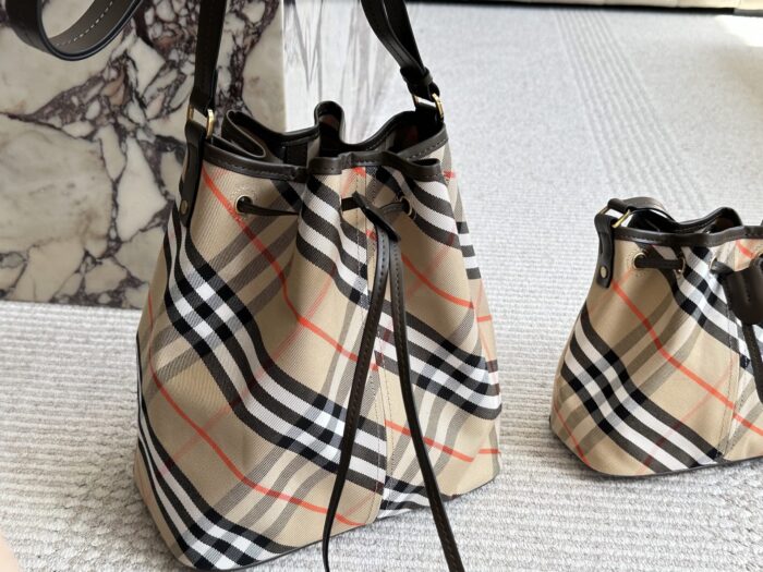 Burberry Women'S Check Bucket Bag Genuine Leather And Canvas Ultra-Lightweight And Practical Exquisite Craftsmanship - Image 7