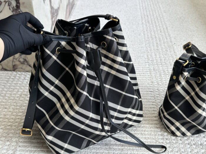 Burberry Women'S Check Bucket Bag Genuine Leather And Canvas Ultra-Lightweight And Practical Exquisite Craftsmanship - Image 14