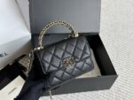 Chanel 23 Kelly Caviar Calfskin Phone Pouch - Handheld Or Crossbody - Image 3