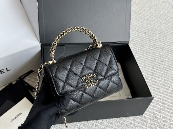 Chanel 23 Kelly Caviar Calfskin Phone Pouch - Handheld Or Crossbody - Image 3