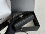 Chanel 23 Kelly Caviar Calfskin Phone Pouch - Handheld Or Crossbody - Image 6