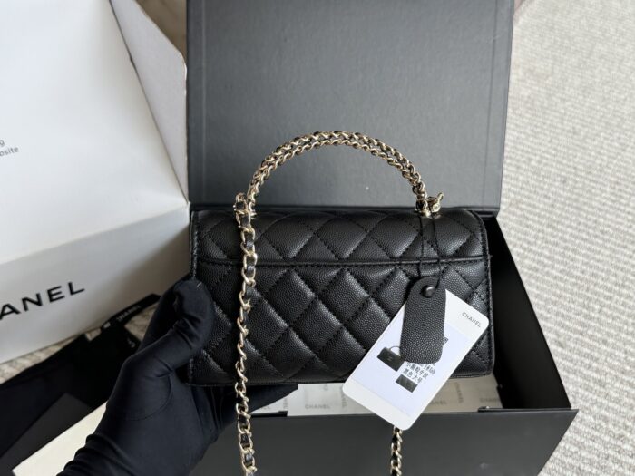 Chanel 23 Kelly Caviar Calfskin Phone Pouch - Handheld Or Crossbody - Image 7