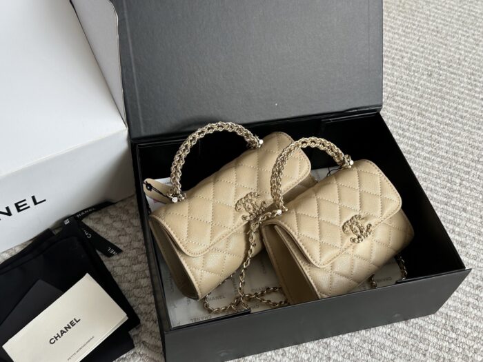 Chanel 23 Kelly Caviar Calfskin Phone Pouch - Handheld Or Crossbody - Image 12